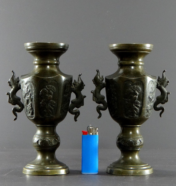 Vietnam, 1900 Circa, Dinastia Nguyen, Coppia Di Piccoli Vasi In Bronzo.