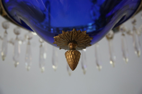 Lustre en bronze, verre taillé et verre bleu cobalt de style Gustavien, Suède