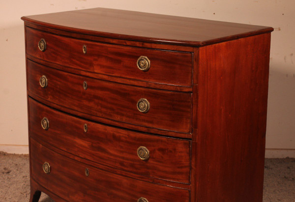 Commode Bombée Circa 1800 En Acajou