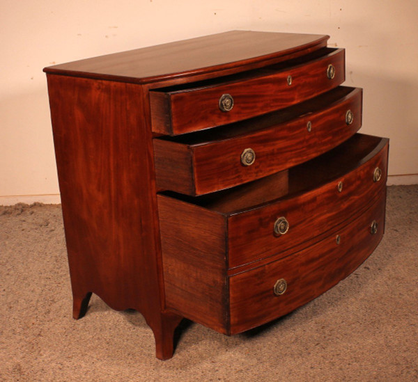 Commode Bombée Circa 1800 En Acajou
