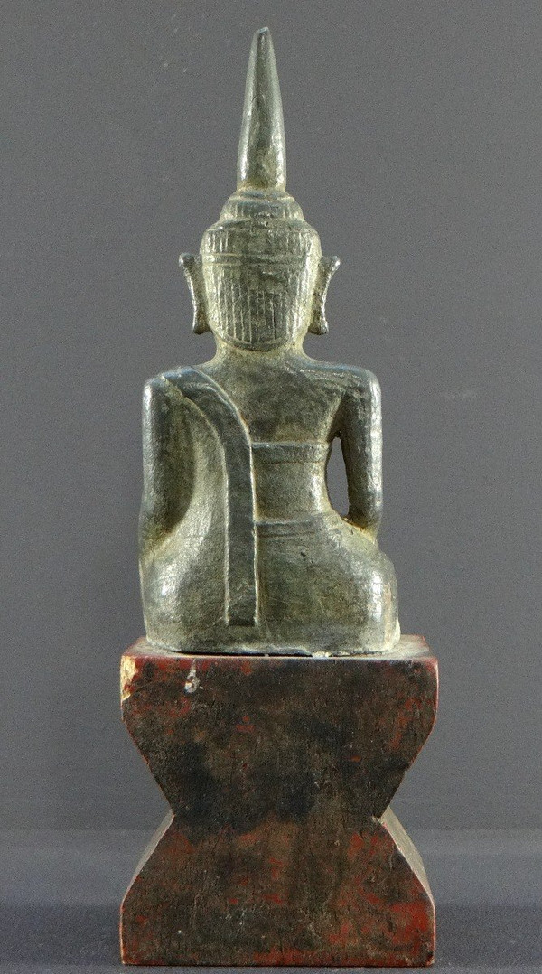 Laos, inizio XIX secolo o precedente, statua di Buddha in bronzo.