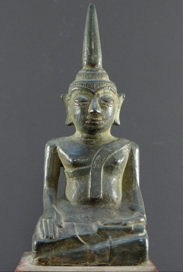 Laos, inizio XIX secolo o precedente, statua di Buddha in bronzo.