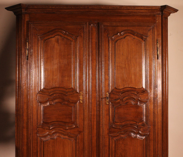 Importante Armoire Namuroise Louis XIV