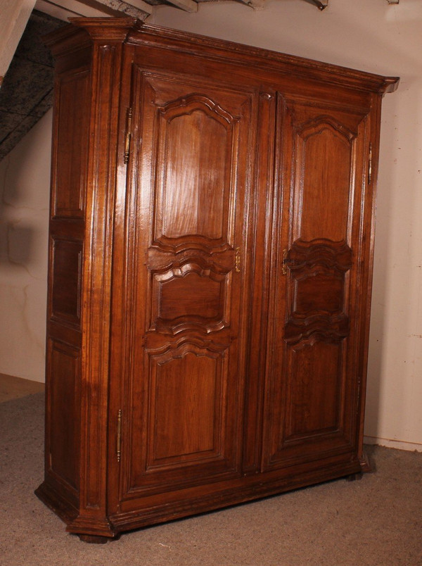 Importante Armoire Namuroise Louis XIV