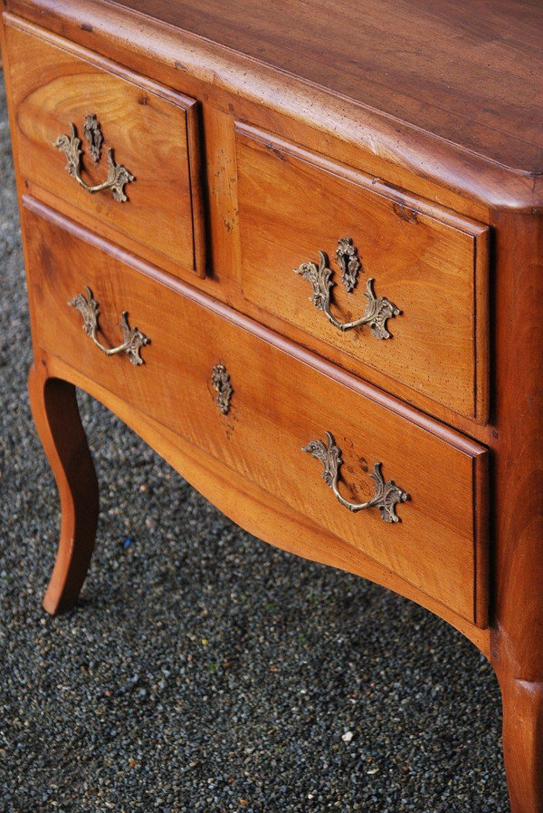 Commode Sauteuse En Noyer D époque Louis XV