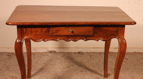 Petite Table d'Appoint XVIII Siècle En Noyer