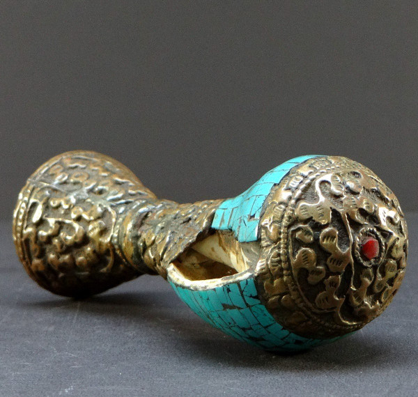 Tibet, Beginning Of The 20th Century, Seal (Stamp) In Embossed Copper And Turquoise On The Base Of A Shell (conch).