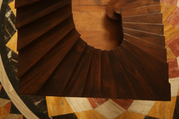 Master staircase, an award-winning masterpiece of craftsmanship Guy Delbarre 1901