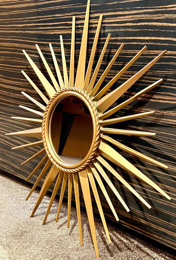 France, Années 1960, Miroir En Métal Doré De La Maison Chaty à Vallauris.