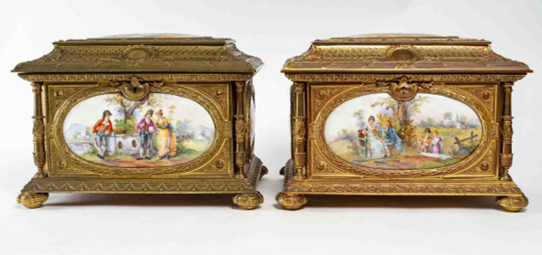 Importante Paire De Coffrets A Bijoux En Bronze Doré Et Plaques En Porcelaine XIXème Siècle