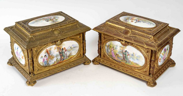 Importante Paire De Coffrets A Bijoux En Bronze Doré Et Plaques En Porcelaine XIXème Siècle