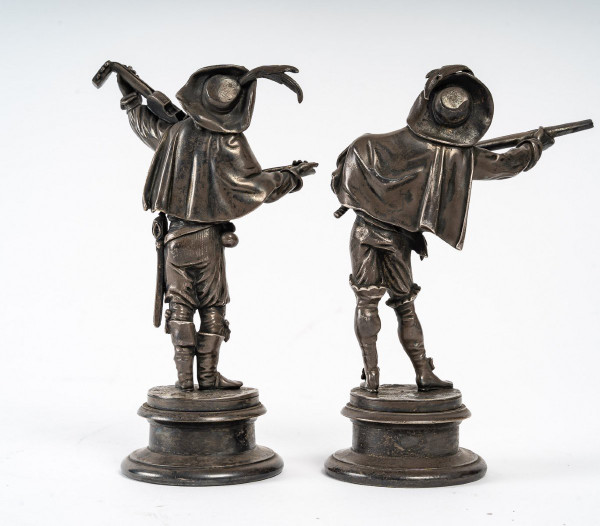 Coppia di sculture in bronzo argentato del XIX secolo