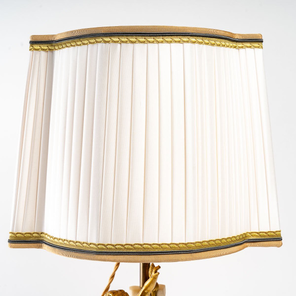 Lampada in bronzo dorato e marmo bianco Fin XIXème Siècle