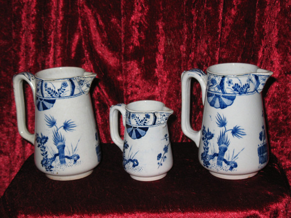 3 pichets pots à lait en faïence de Creil et Montereau décor Japon époque 19ème 