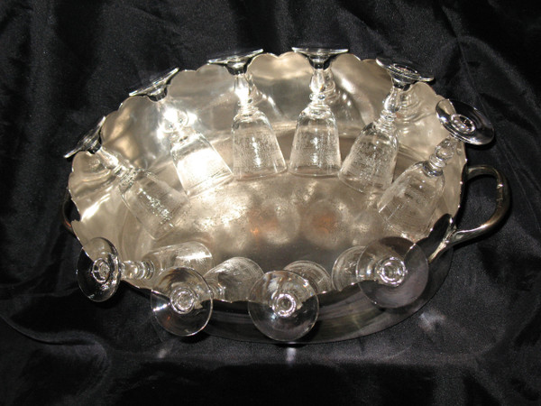 Rafraichissoir Verrière aus versilbertem Metall und 10 gravierte Kristallgläser im Stil Louis XVI.