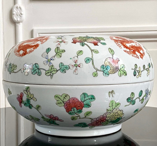China, Mid-20th Century, Important Round Porcelain Box Decorated With Phoenixes And Dragons.