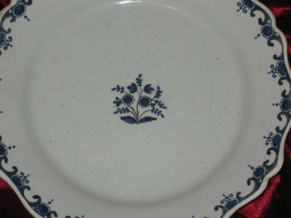 Lille earthenware plate, early 18th century, floral design