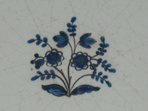 Lille earthenware plate, early 18th century, floral design