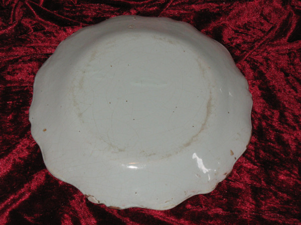 Lille earthenware plate, early 18th century, floral design