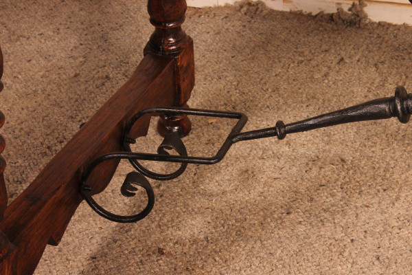 Table Espagnol Du 17° Siècle En Chêne Et Châtaignier