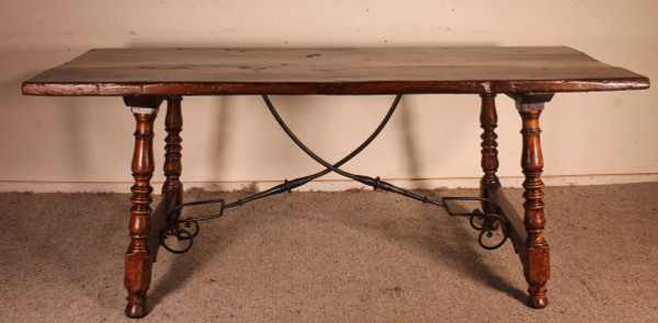 Table Espagnol Du 17° Siècle En Chêne Et Châtaignier
