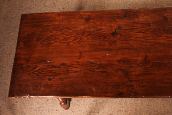 Table Espagnol Du 17° Siècle En Chêne Et Châtaignier