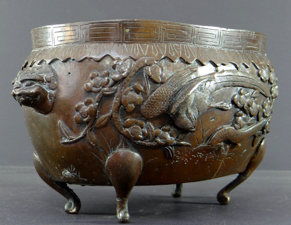 Vietnam or South China, 19th century, Important Bronze incense burner with Phoenix decoration.