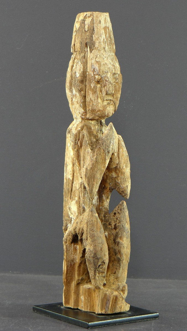 Nepal, Ende des 19. bis Anfang des 20. Jahrhunderts, Statue eines Herdbeschützers aus Holz.