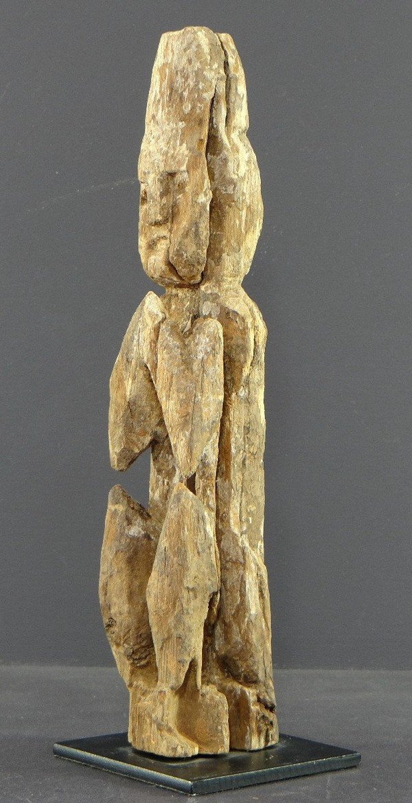 Nepal, Ende des 19. bis Anfang des 20. Jahrhunderts, Statue eines Herdbeschützers aus Holz.