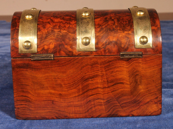 19th Century Burl Walnut Tea Box / Box