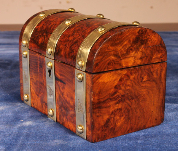 19th Century Burl Walnut Tea Box / Box