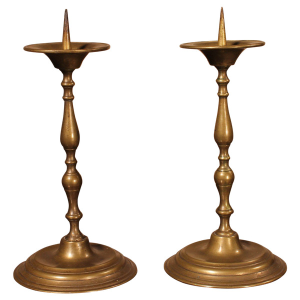 Coppia di piccoli candelieri in bronzo - XVIII secolo