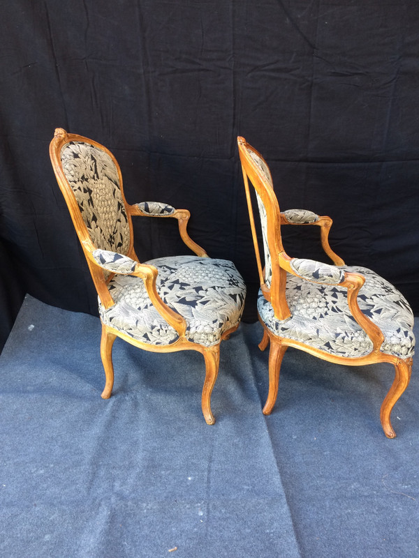 Paire de fauteuils cabriolets Louis XV