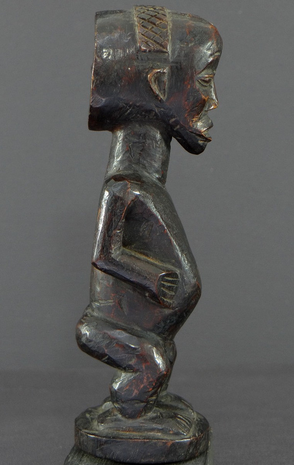 Repubblica Democratica Del Congo, Popolo Luba, Anni '60, Figura Di Antenato In Legno Intagliato.