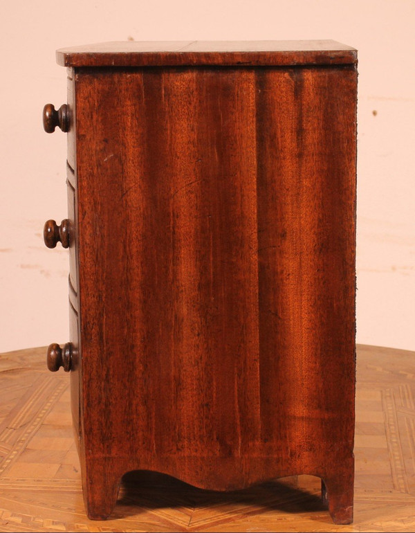 Commode De Maitrise Bombée En  Acajou Du 19° Siècle