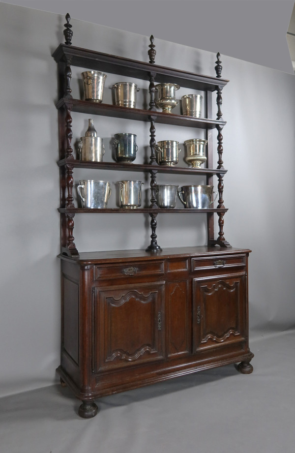 Eighteenth Century Dresser