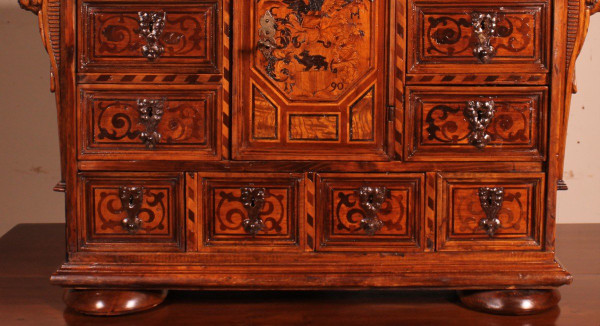 Cabinet Forêt Noir Daté 1590