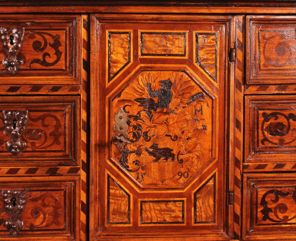 Cabinet Forêt Noir Daté 1590