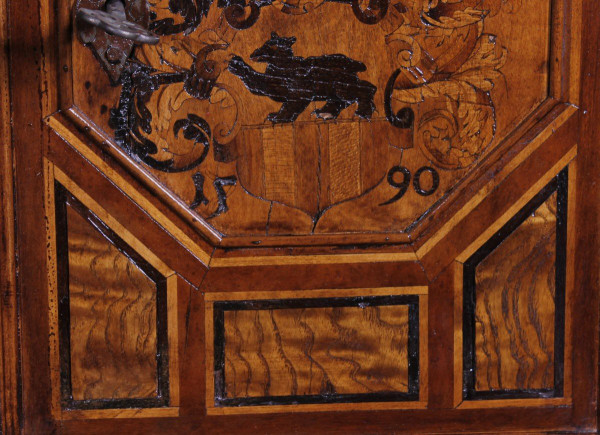 Cabinet Forêt Noir Daté 1590