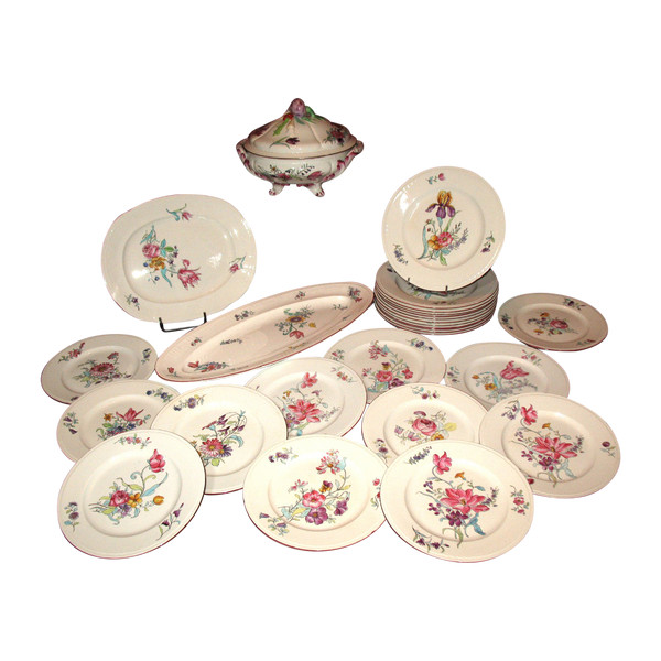 Part of a table service in fine Bordeaux earthenware, Strasbourg decor, th. 19th J. Old man