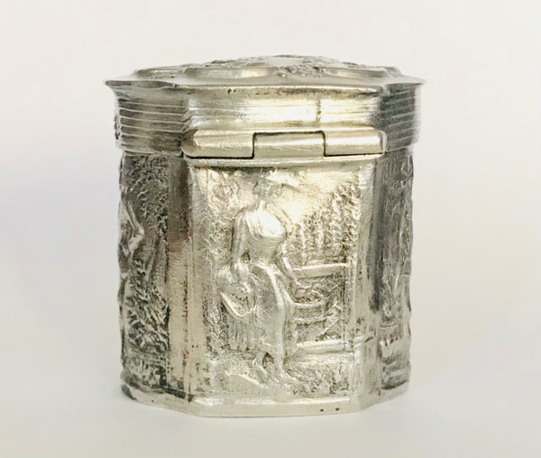 Small solid silver box Holland 19th