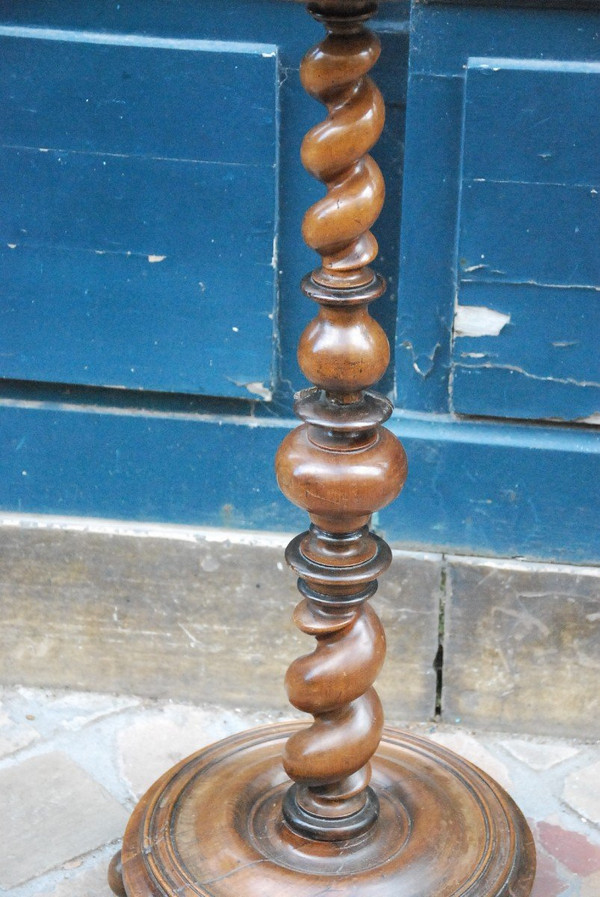 Bolster Or Torch Holder In Walnut Early 18th Century