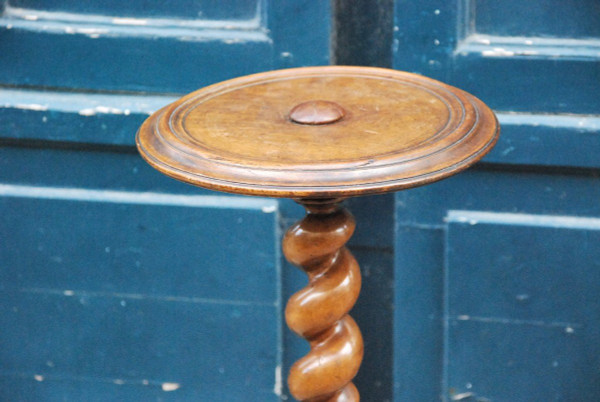 Bolster Or Torch Holder In Walnut Early 18th Century