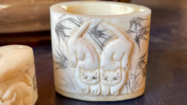 Inro En Os à Motif De Chat. Japon, XIXe Siècle
