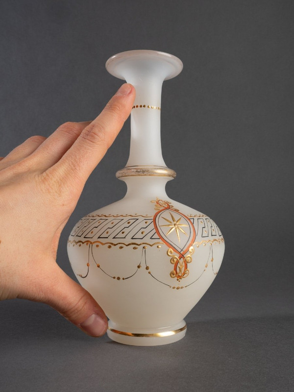 Vase En Opaline Pâte De Riz, XIXe Siècle