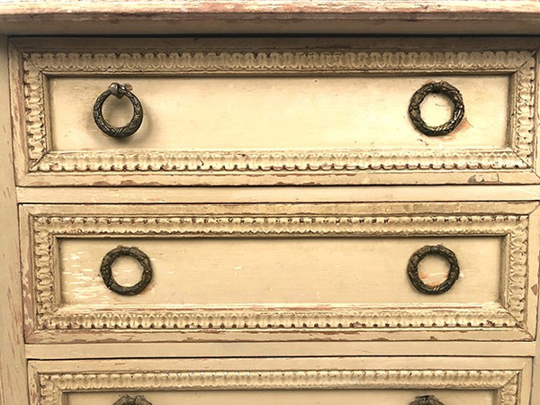 Kommode im Louis XVI-Stil aus cremefarben lackiertem Holz, um 1900