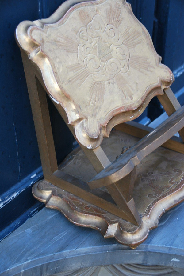 Lutrin  En Bois Doré De Style Louis XV