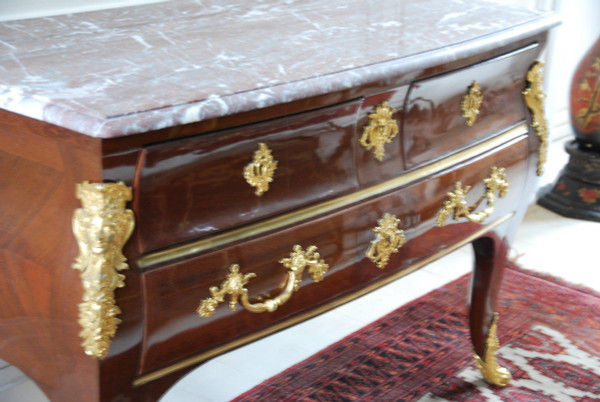Commode Sauteuse à La Regence  XVIII  attribuée à Doirat