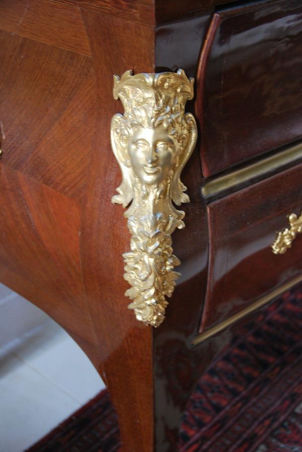 Commode Sauteuse à La Regence  XVIII  attribuée à Doirat