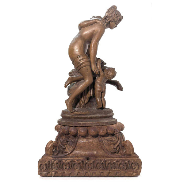 "groupe En Terre Cuite De Clodion  La Jeune Fille Et Le Faune, Sur Socle En Bois Sculpté
